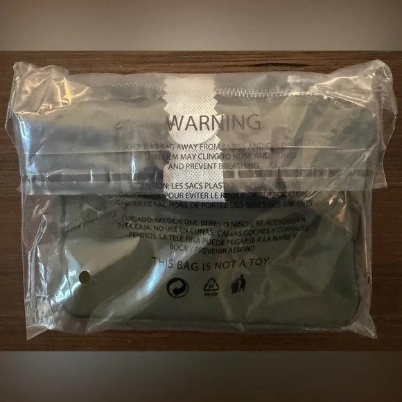 State Lorimer Mini Fanny Pack Olive with Silver Zippers - Picture 5 of 7